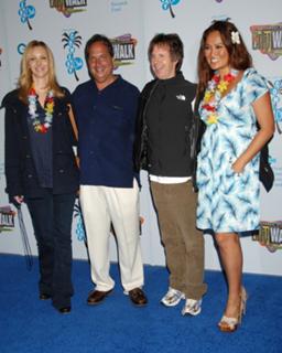 Tia Carrere feet photo thumbnail