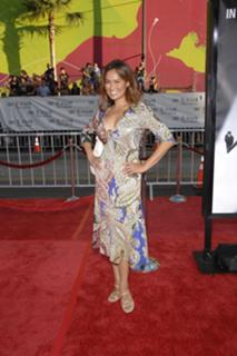 Tia Carrere feet photo thumbnail