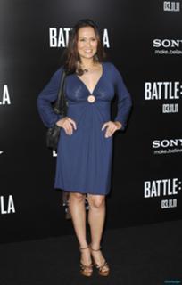 Tia Carrere feet photo thumbnail