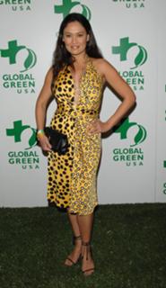 Tia Carrere feet photo thumbnail