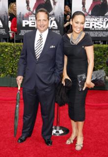 Tia Carrere feet photo thumbnail
