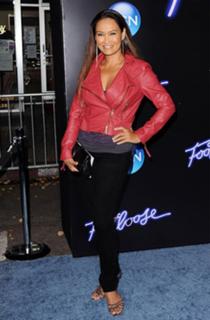 Tia Carrere feet photo thumbnail