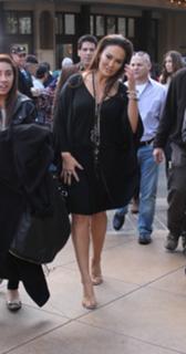 Tia Carrere feet photo thumbnail