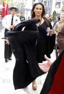 Tia Carrere feet photo thumbnail