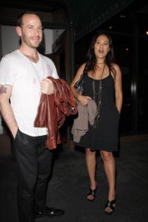 Tia Carrere feet photo thumbnail