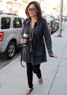 Tia Carrere feet photo thumbnail