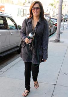 Tia Carrere feet photo thumbnail