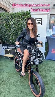 Tia Carrere feet photo thumbnail