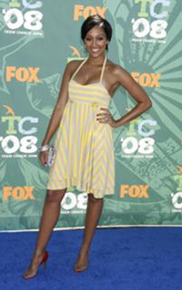 Tia Mowry feet photo thumbnail