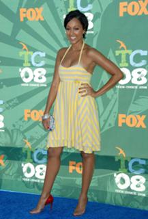 Tia Mowry feet photo thumbnail