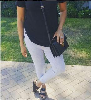 Tia Mowry feet photo thumbnail
