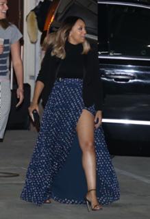 Tia Mowry feet photo thumbnail