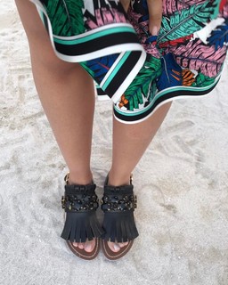 Tia Mowry feet photo thumbnail