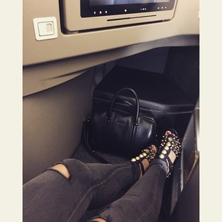 Tia Mowry feet photo thumbnail