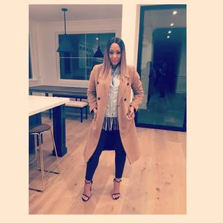 Tia Mowry feet photo thumbnail