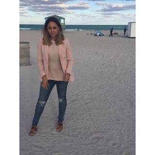 Tia Mowry feet photo thumbnail