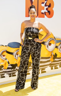 Tia Mowry feet photo thumbnail