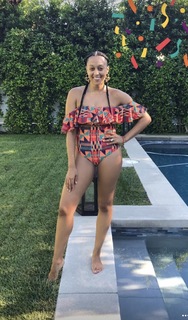 Tia Mowry feet photo thumbnail
