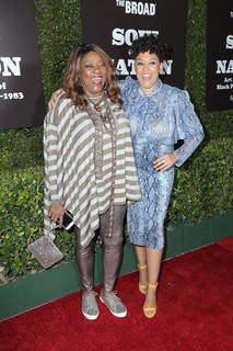 Tia Mowry feet photo thumbnail