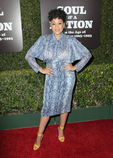 Tia Mowry feet photo thumbnail