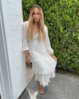 Tia Mowry feet photo thumbnail