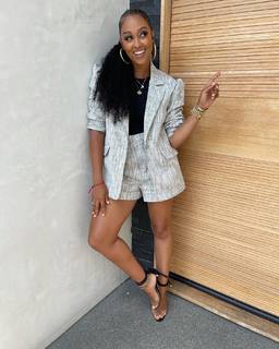 Tia Mowry feet photo thumbnail