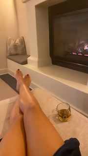 Tia Mowry feet photo thumbnail