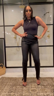 Tia Mowry feet photo thumbnail