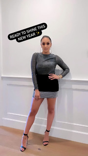 Tia Mowry feet photo thumbnail