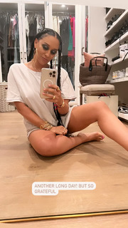 Tia Mowry feet photo thumbnail