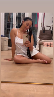 Tia Mowry feet photo thumbnail