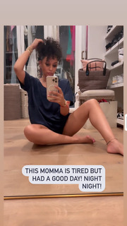 Tia Mowry feet photo thumbnail