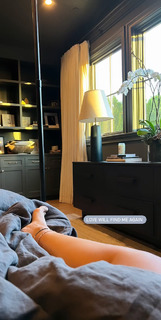 Tia Mowry feet photo thumbnail