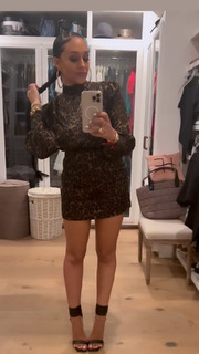Tia Mowry feet photo thumbnail