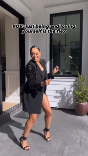 Tia Mowry feet photo thumbnail