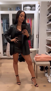 Tia Mowry feet photo thumbnail