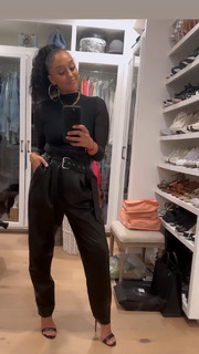 Tia Mowry feet photo thumbnail