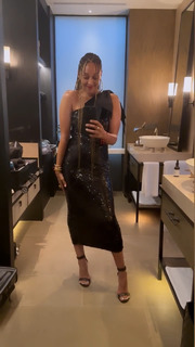 Tia Mowry feet photo thumbnail