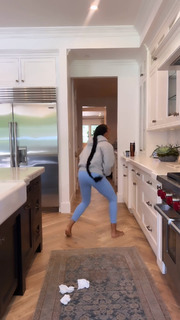 Tia Mowry feet photo thumbnail