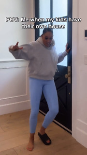 Tia Mowry feet photo thumbnail