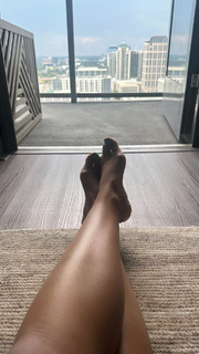 Tia Mowry feet photo thumbnail