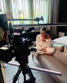 Tia Mowry feet photo thumbnail