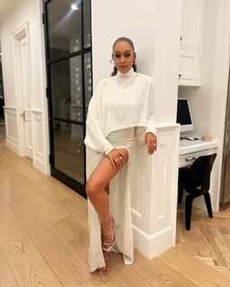 Tia Mowry feet photo thumbnail