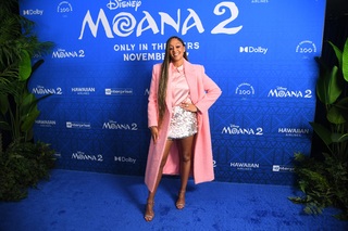 Tia Mowry feet photo thumbnail