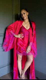 Tia Mowry feet photo thumbnail