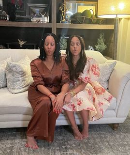 Tia Mowry feet photo thumbnail