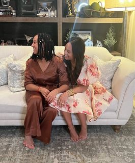 Tia Mowry feet photo thumbnail