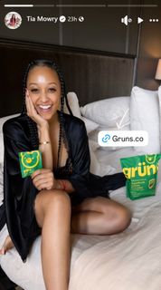 Tia Mowry feet photo 13