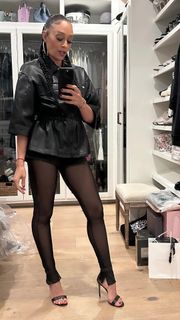Tia Mowry feet photo 5
