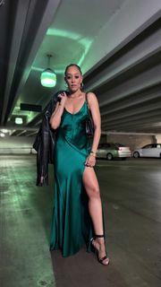 Tia Mowry feet photo 9